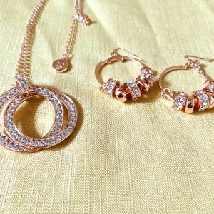 Necklace & earrings matching set